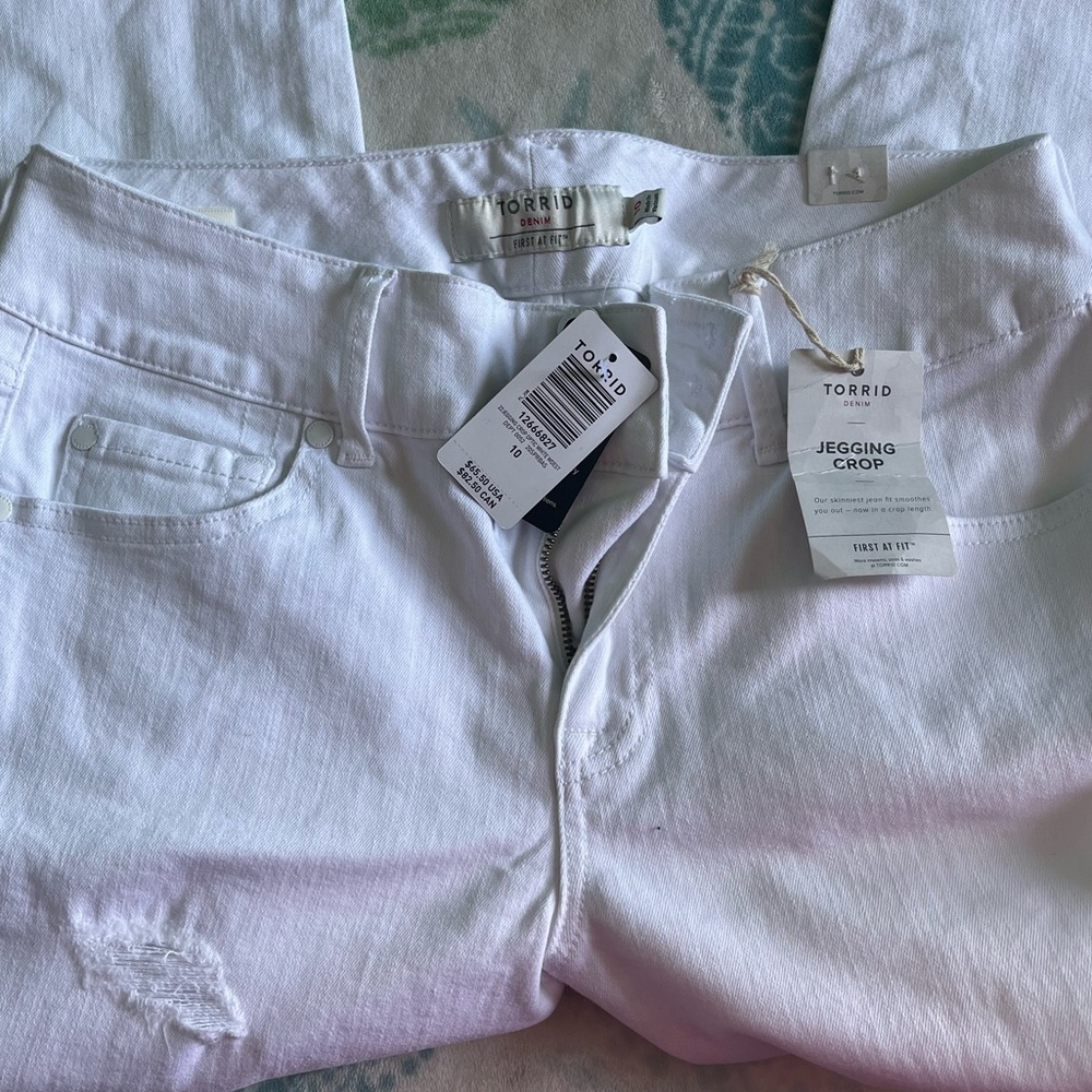 Torrid crop jeggings NWT